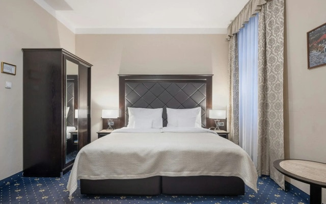 Pytloun Old Armoury Hotel Prague