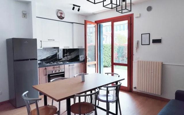 Spacious Apartment With Pool Access