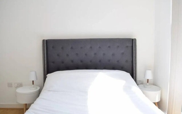 Modern 1 Bedroom Flat in Canary Wharf