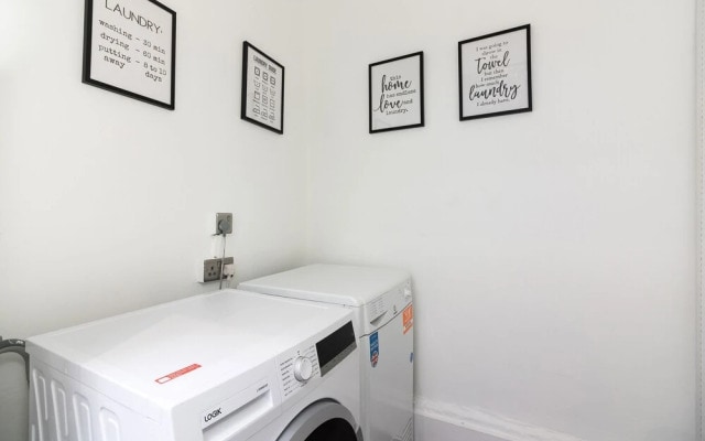 2 Bedrooms Apartment in Central London