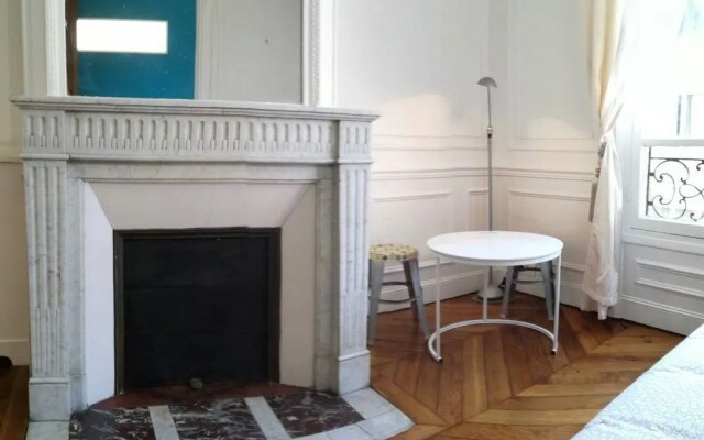 Appartement 2-chalgrin Paris