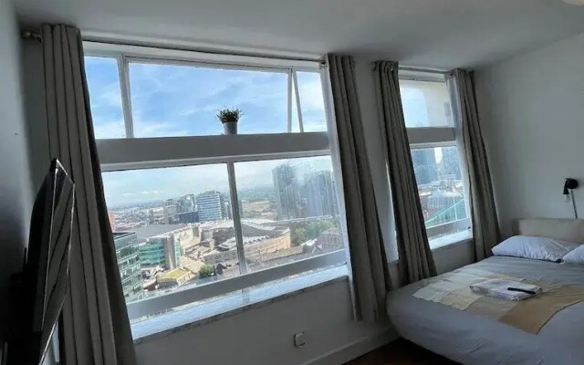 City Centre & Parking 2 Bed Ap