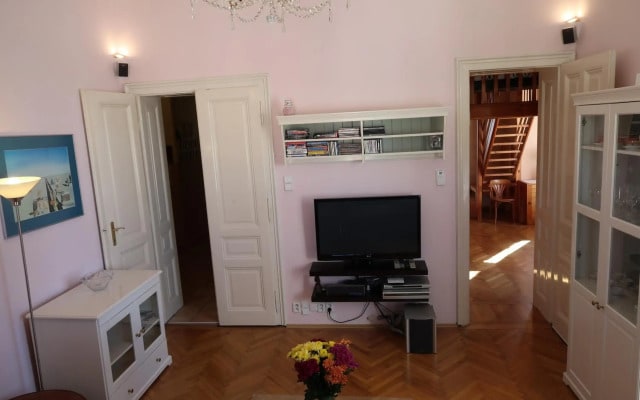 Apartment Themis