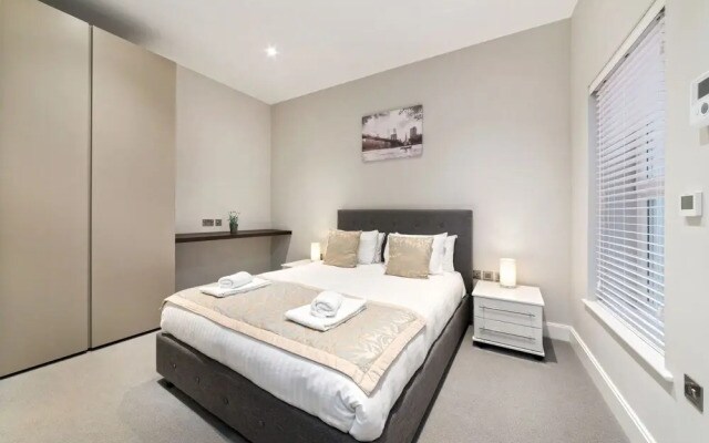 Fleet Street by Servprop