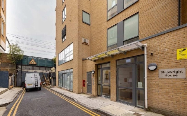 The Limehouse Classic - Endearing 2BDR Flat with Balcony