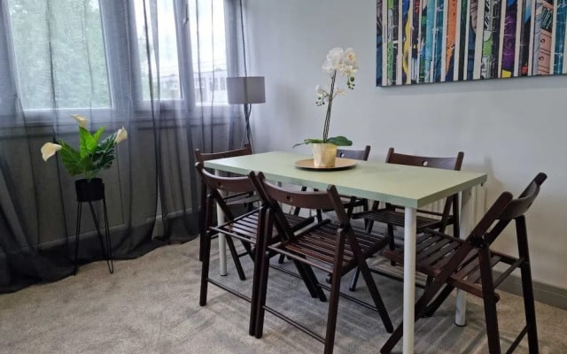 Remarkable 3-bed Apartment in London