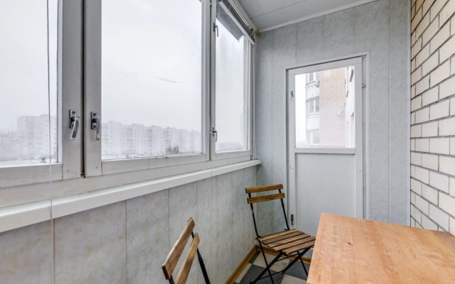 Simply Comfort - Spacious Apartment 10 min to Metro