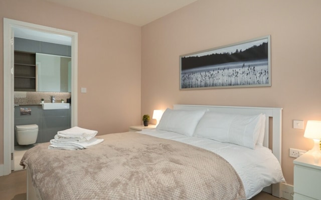 Impeccable 3-bed Apartment in London