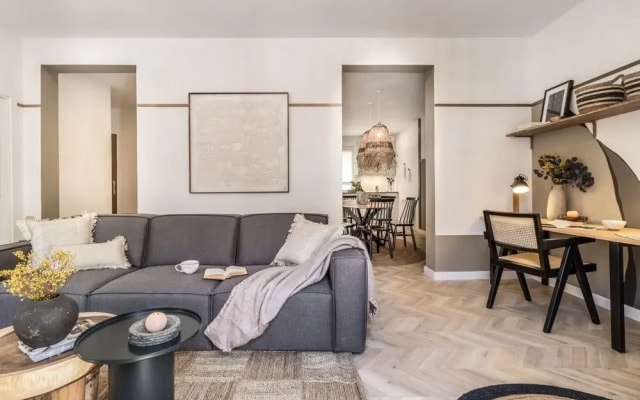 Eriste - 2 Bedrooms in Malasa a