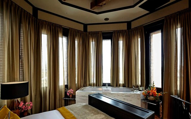 Hotel TwentySeven