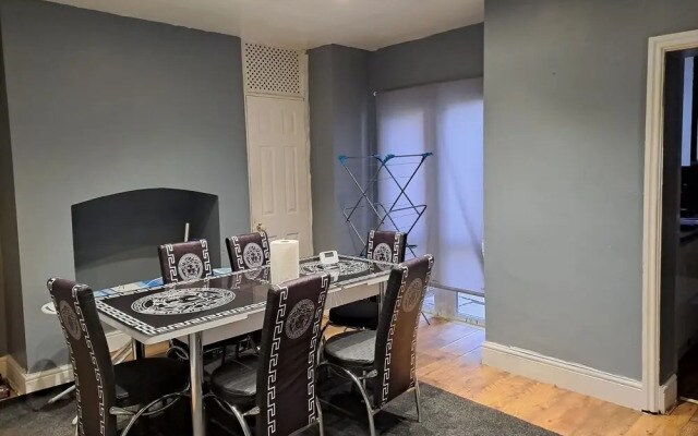 Stunning 3-bed House in Manchester