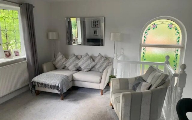 One Bedroom Apartment With En-suite & Patio
