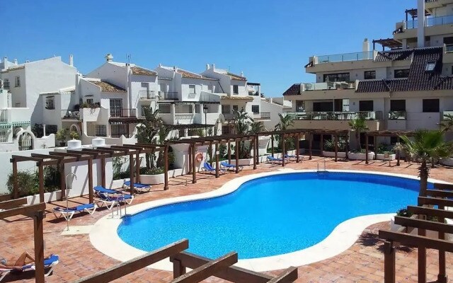 Apartment Marina del Castillo pool view