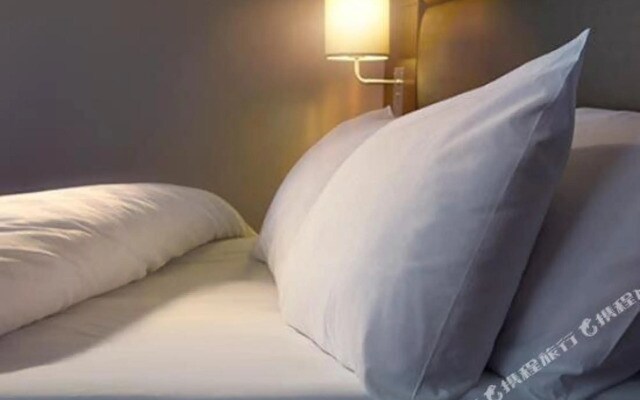Premier Inn Huddersfield Central