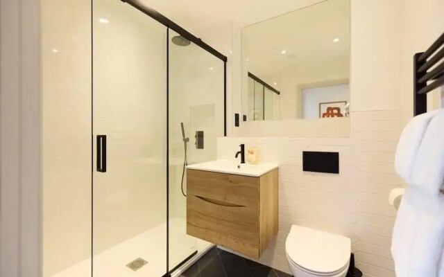 The South Wimbledon Hideout - Fancy 1bdr Flat With Balcony