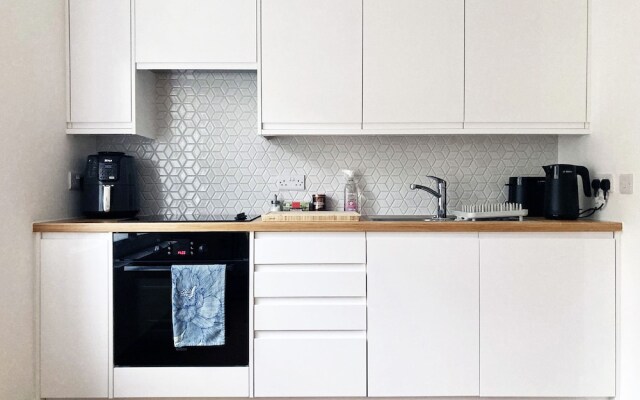 The Old Riverside School House Apt 5