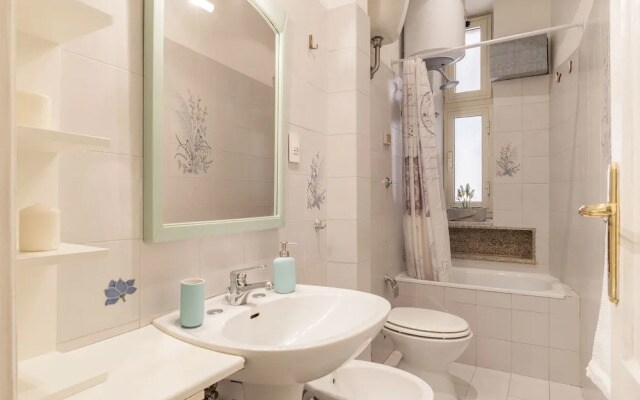 Testaccio Colourful Apartment