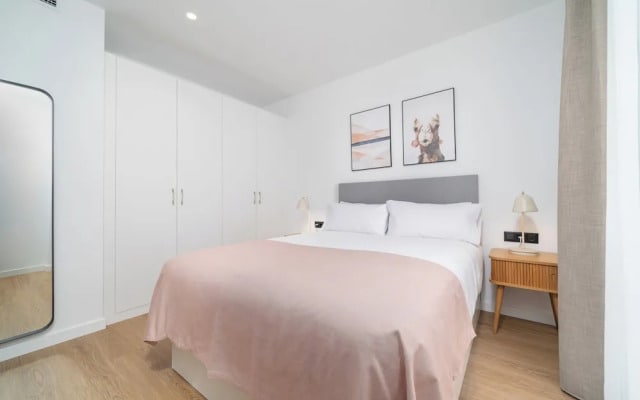 Limehome Barcelona Plaça Pirineus