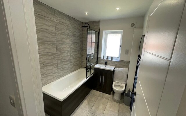 Brand New High Spec House with parking