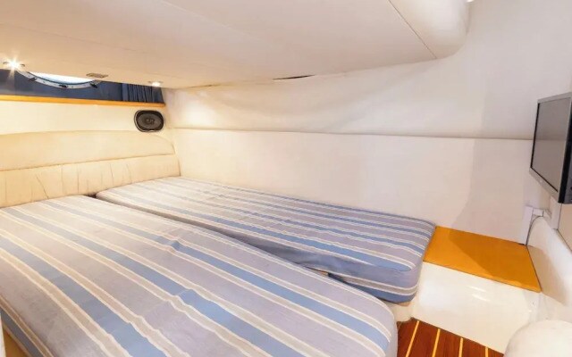 Lux 8Br Thamesfront Villa w/ Yacht & Sauna