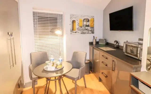 The Studio, Bakewell