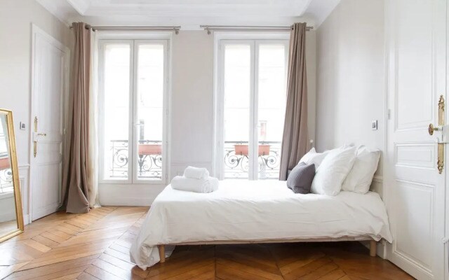Marais - Francs Bourgeois Apartment