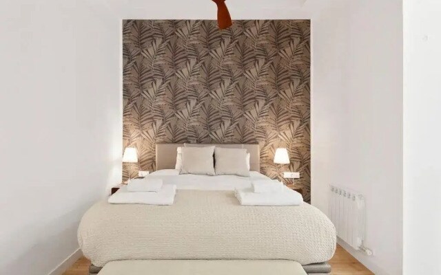 Arc de Triomf Luxury Modern 2-Bedroom 2-Bathroom