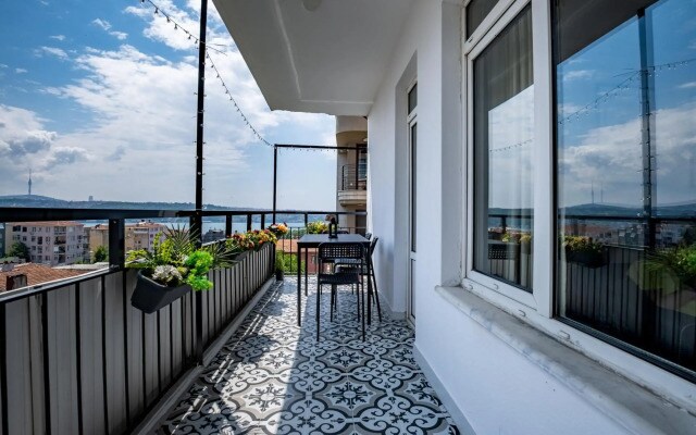 Spacious 2 Bedroom with Panoramic Bosphorus view
