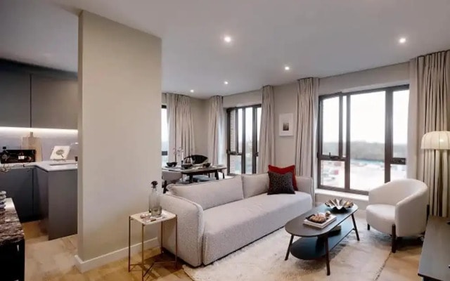 Luxurious 2bed Apartment in Greenford Quays