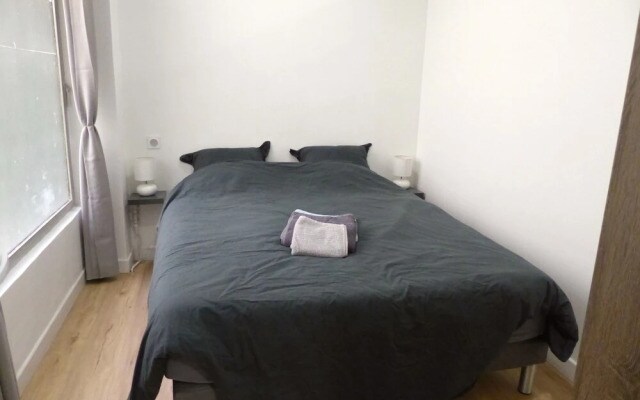 Rue Turgot Apartment