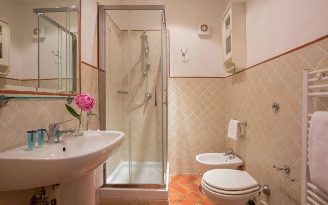 Aenea Superior Inn