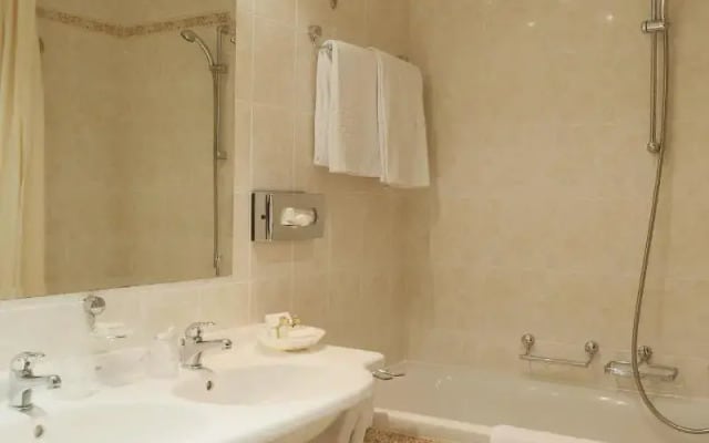 Hotel Bristol
