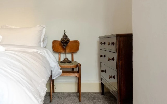 Lovely Home for 2 Near Station