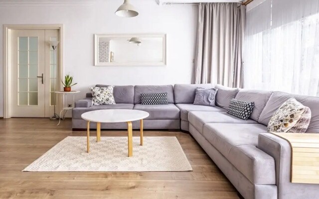 Central Flat in the Heart of Kadikoy