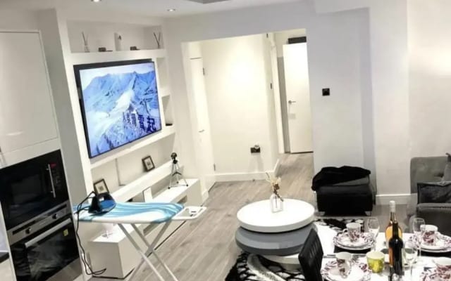 Uppamosluxurious London House With 4 Bedrooms