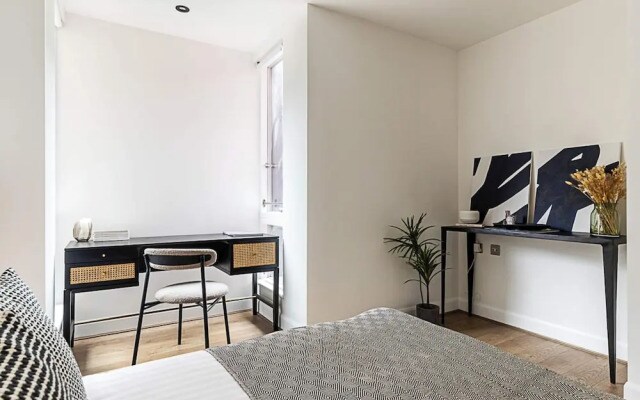 Stylish and Sleek East London Retreat