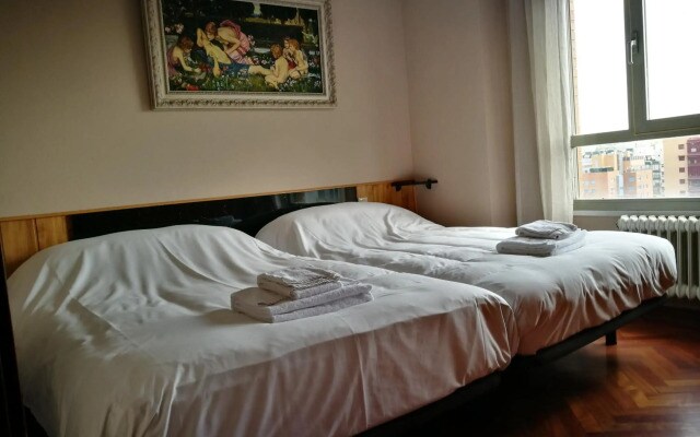 Apartamentos Suites Torr en Caja Mágica - Madrid