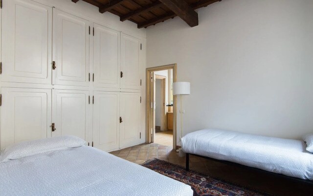 Pantheon Luxury Enchanting Apartment