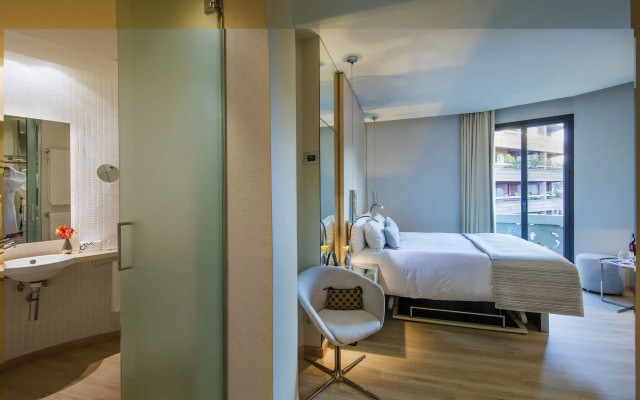 Cram Hotel