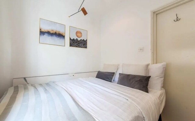 Homely 2 Bedroom Near Shepherd's Bush Tube