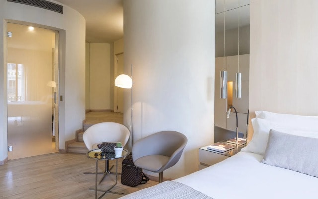 Cram Hotel