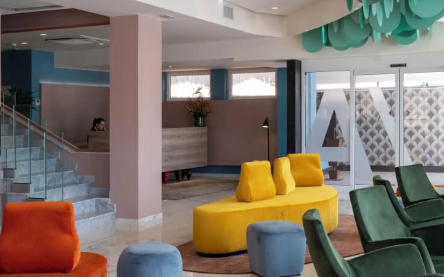 Adesso Hotel
