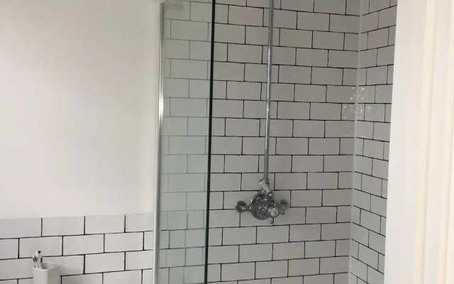 Shepherds Bush W12 Magical Townhouse nr Westfield