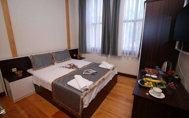 Grand Almira Hotel