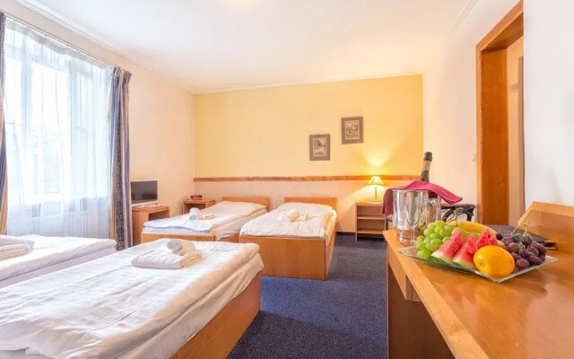Carl Inn