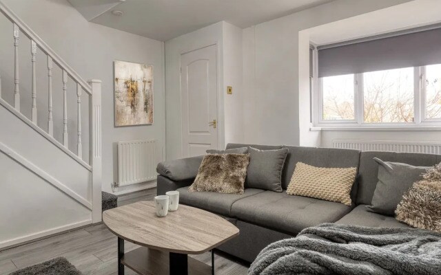 Lovely 3-bed Cosy House in Greater Manchester