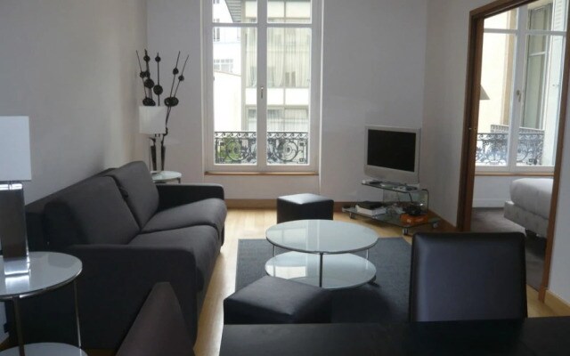 Bridgestreet Deluxe Residence Apartments