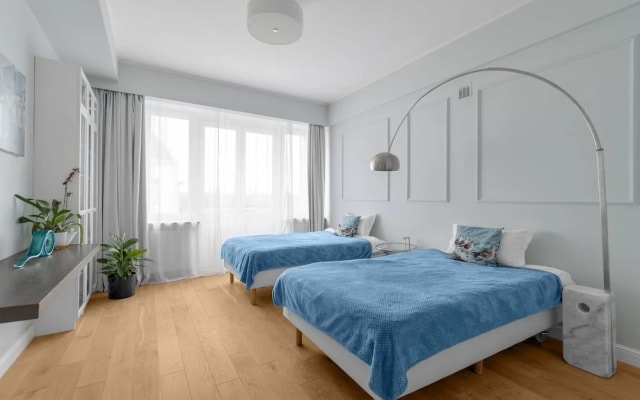 UNIT Centrum deLuX Plac Zbawiciela