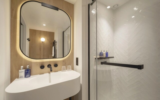 Dorsett Canary Wharf London