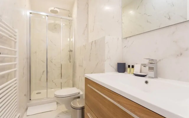 Elegant Apartment - 2bd/6p - Hotel de Ville